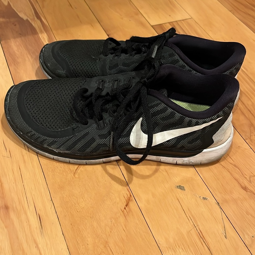 Nike free 5.0 black running shoes size us 5.5 youth, athletic shoes